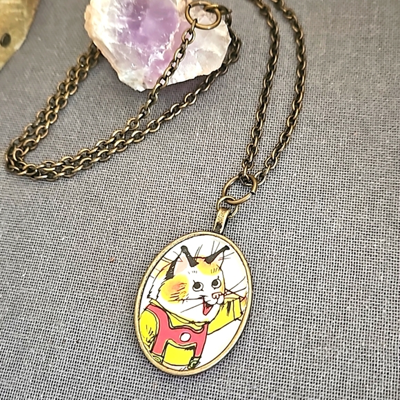 Huckle cat 1970s children's book page necklace ooak Richard Scarry handmade - Picture 7 of 8